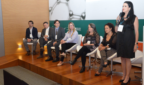 Painel das Instituições de Ciência e Tecnologia com a pesquisadora Clascídia Furtado (Foto: Finep/Reprodução), no dia 21 de novembro